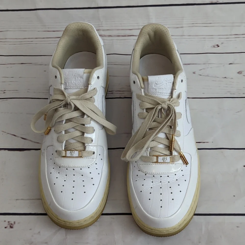 Nike Air Nikeid Air Force 1, XXV low cream patent leather sneakers, men's 11